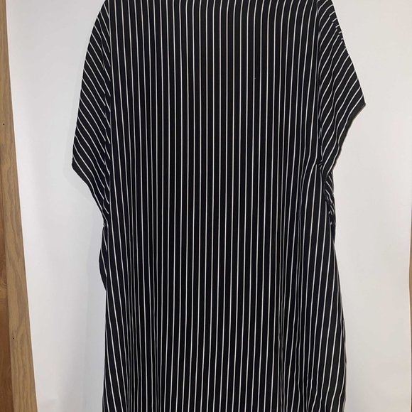 Black & white kimono - Picture 2 of 2